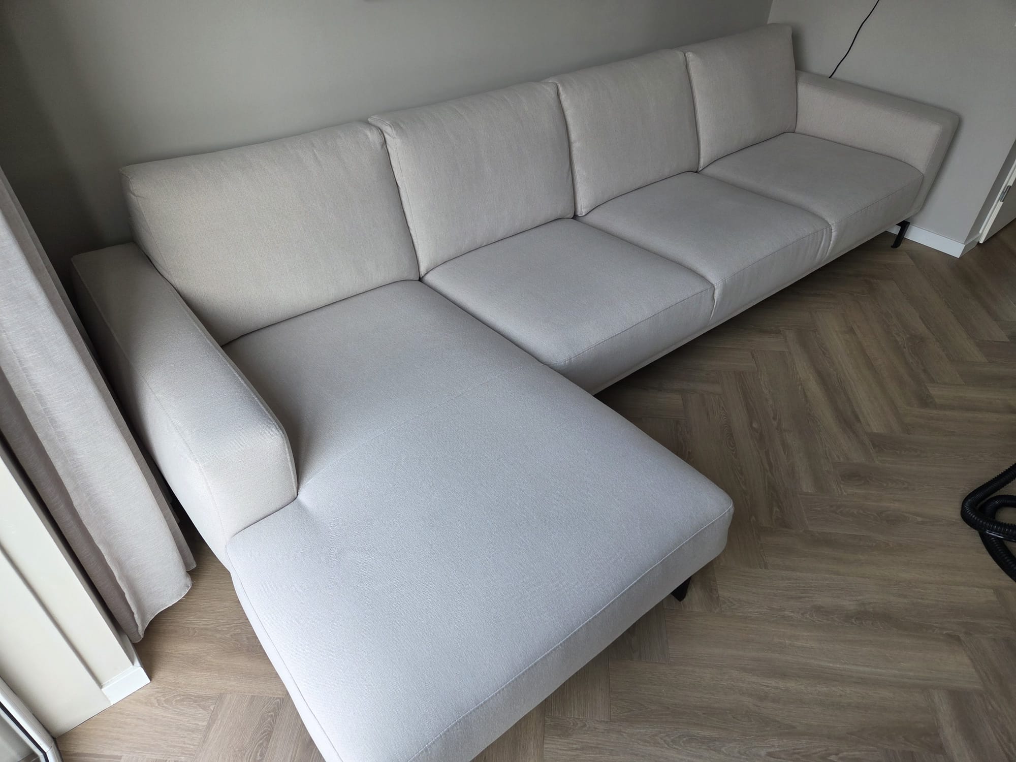 Na reiniging: Loungebank · Rotterdam