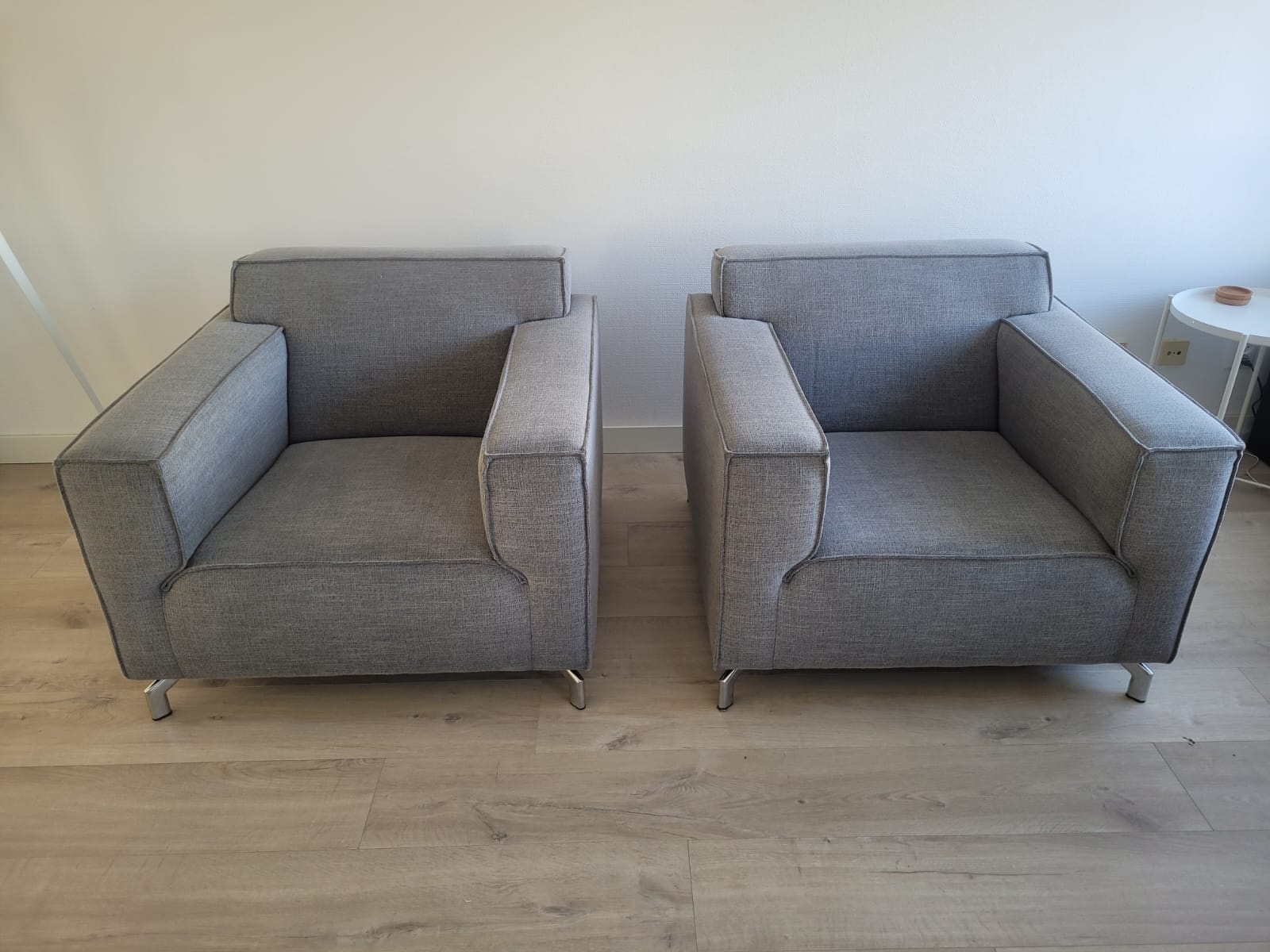 Na reiniging: Twee fauteuils · Zwolle