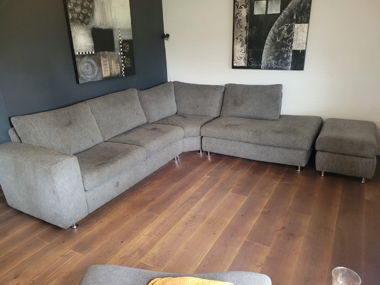 Voor reiniging: Hoekbank met hocker · Utrecht