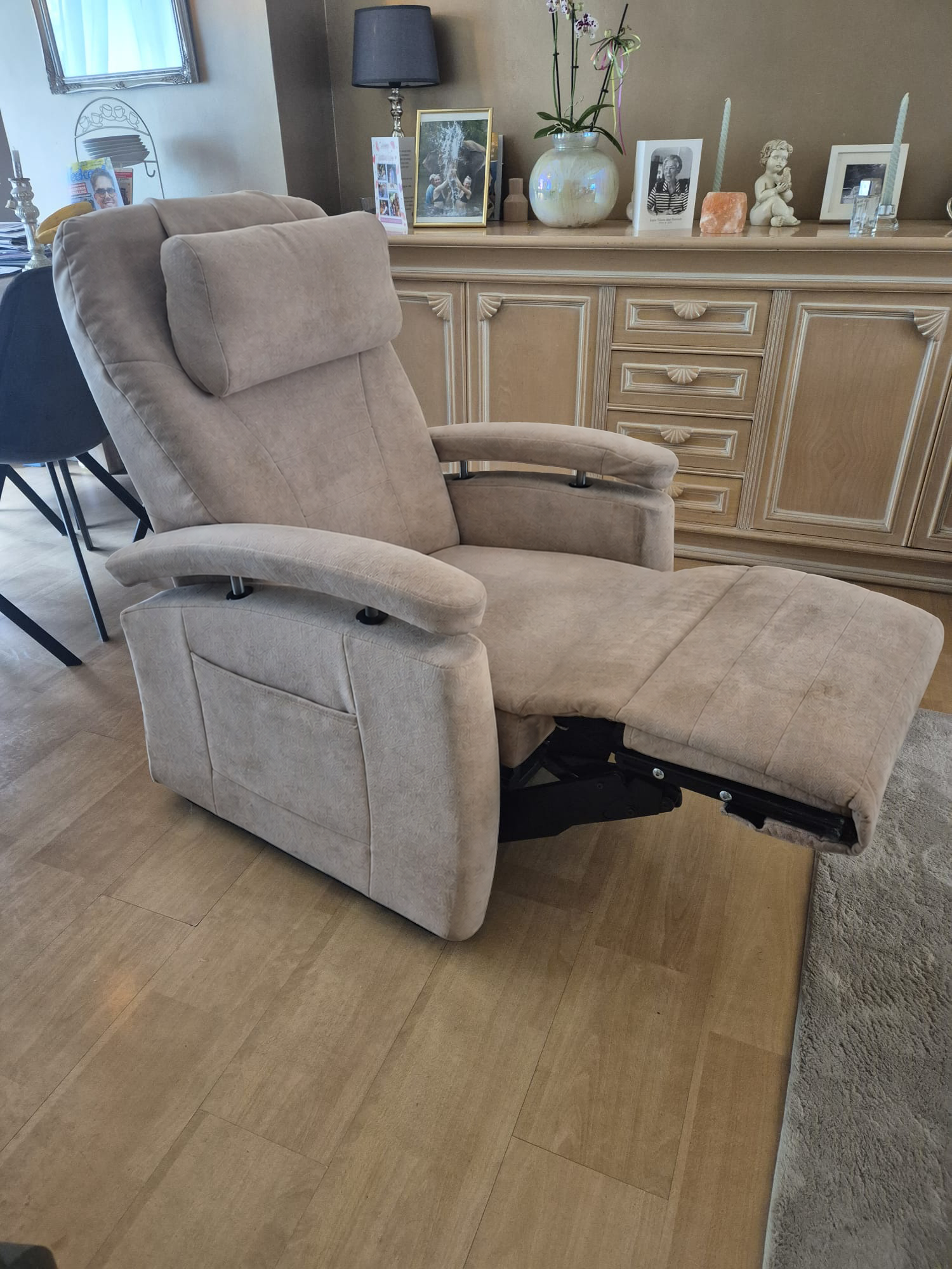 Voor reiniging: Velours relaxfauteuil · Meppel