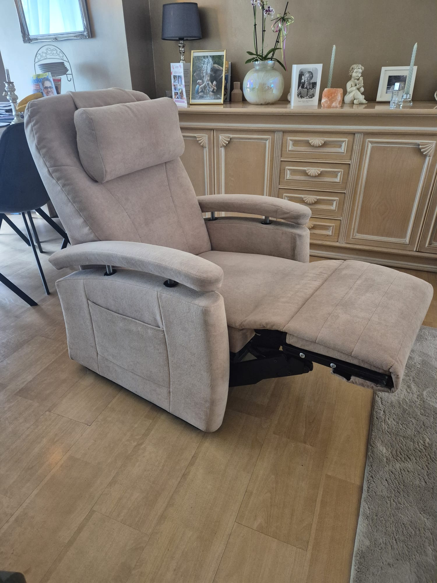 Na reiniging: Velours relaxfauteuil · Meppel
